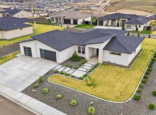 7467 W 22nd Ave, Kennewick, WA 99338