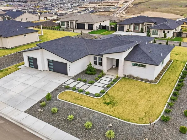 7467 W 22nd Ave, Kennewick, WA 99338