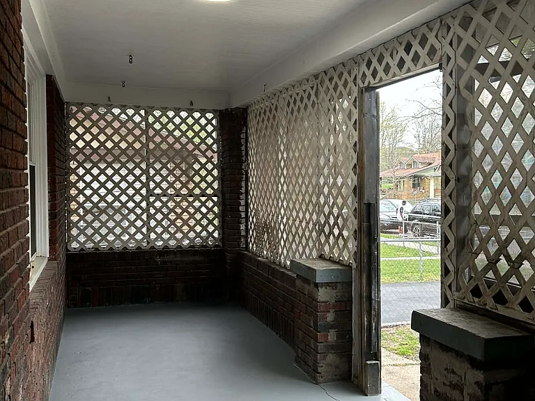 5831 Euclid Ave — Photo 4