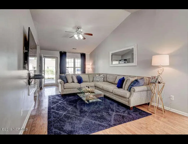 6718 Newbury Way — Photo 2