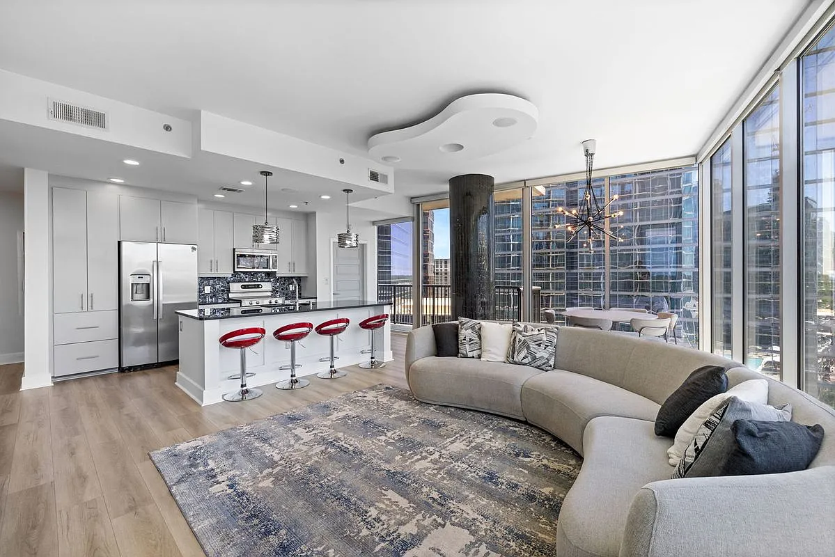 2 bed, 2.0 bath, 1397 sqft, $4,650 — Photo 3