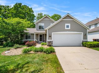 5591 E Grove Dr SE, Kentwood, MI 49512