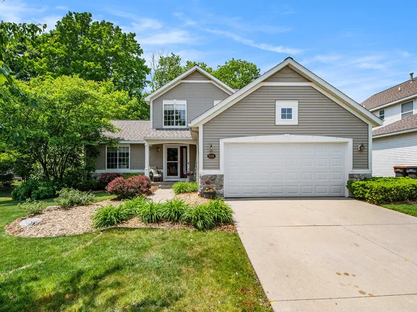 5591 E Grove Dr SE, Kentwood, MI 49512