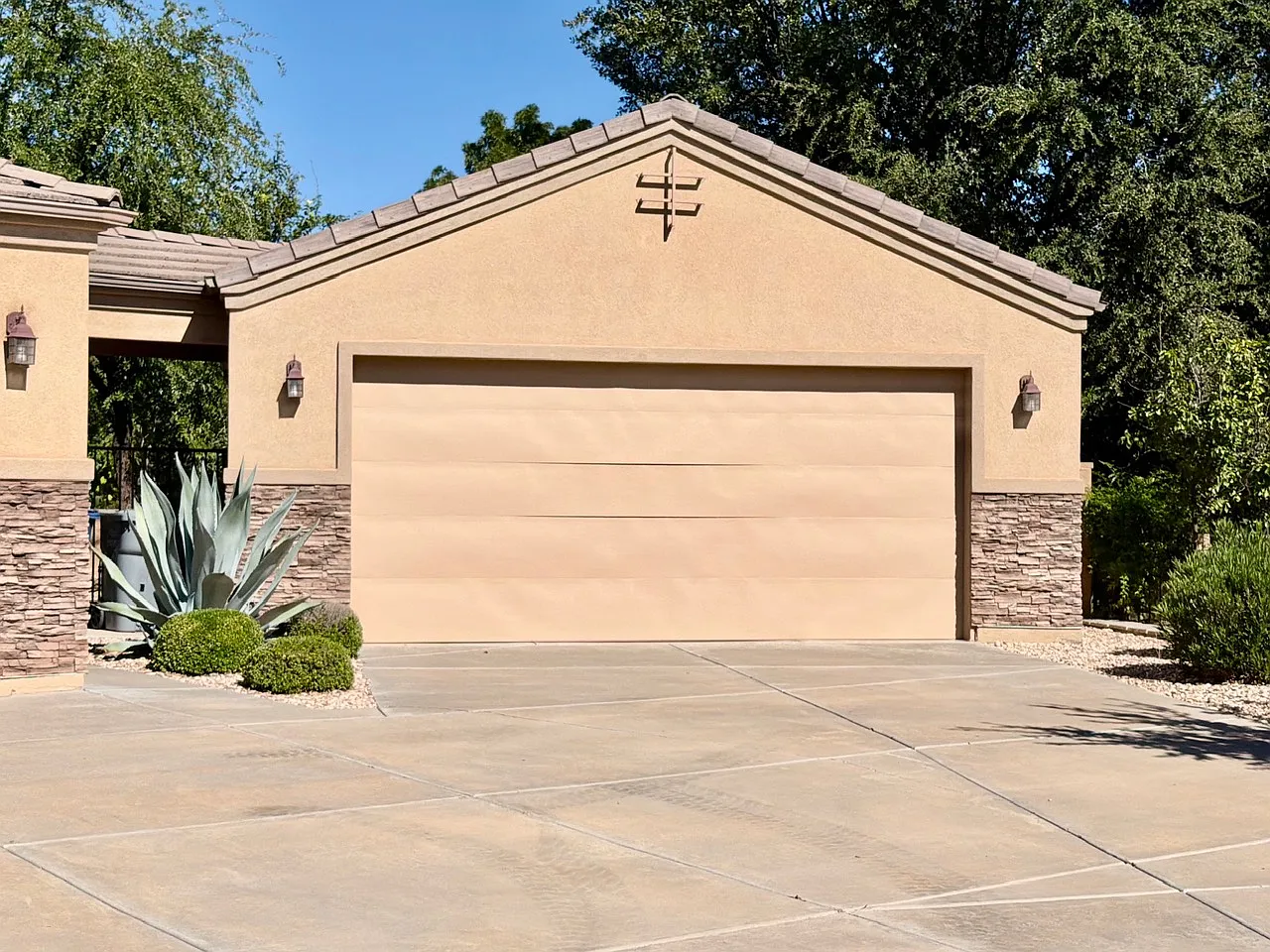 805 S Dixie Dr — Photo 3
