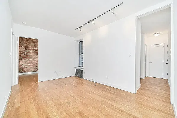 Living room, photo 1