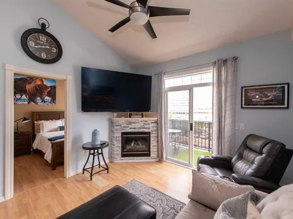112 S 14th Ave SE #235, Calgary, AB T2G 1C7