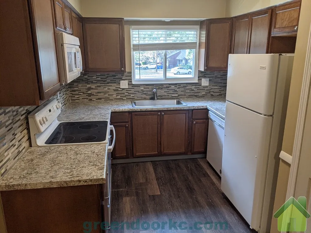 7701 Kessler Ln — Photo 2