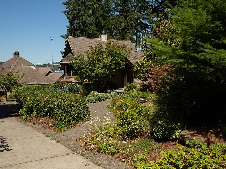 6219 Point Glover Ln E — Photo 1