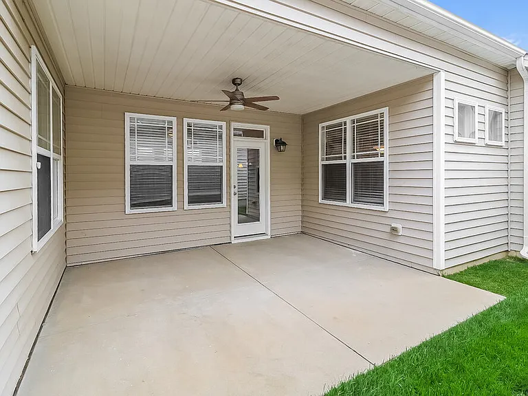 84 Denby Cir — Photo 16