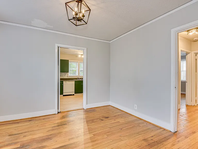 2066 Greene St — Photo 10