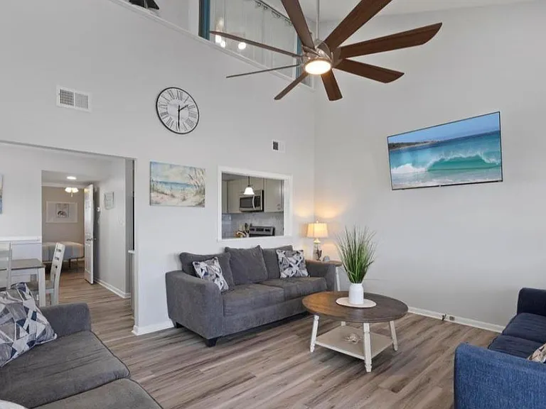 219 Seashore Dr #219 — Photo 3