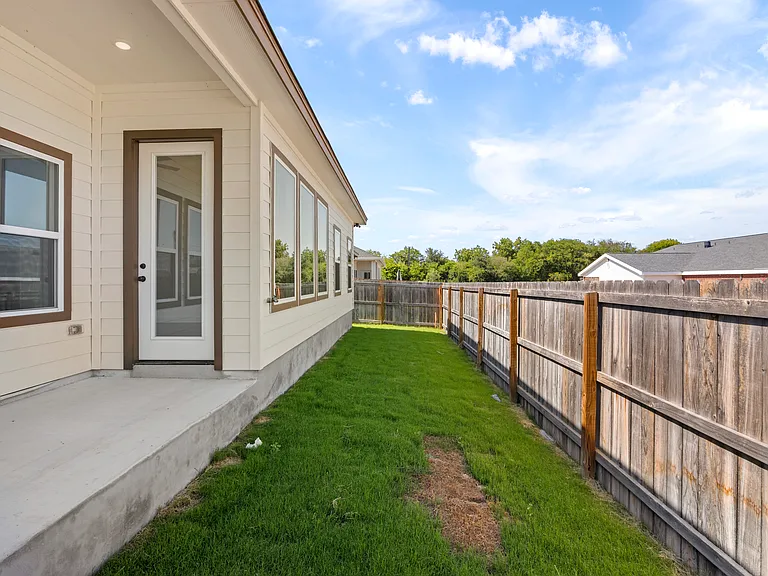406 Park Cir — Photo 31