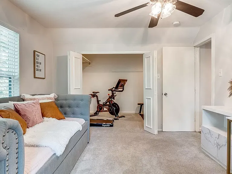 9805 Estate Ln — Photo 28