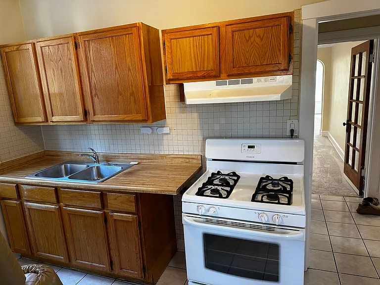 5717 N Christiana Ave — Photo 7