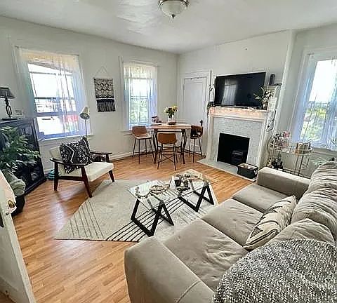4th image of 5718 Ellsworth Ave APT 3
