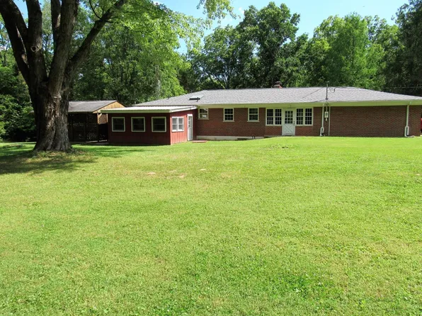 403 Chapel Rd, Amelia, OH 45102