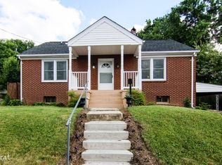 325 E Lee Ave, Vinton, VA 24179