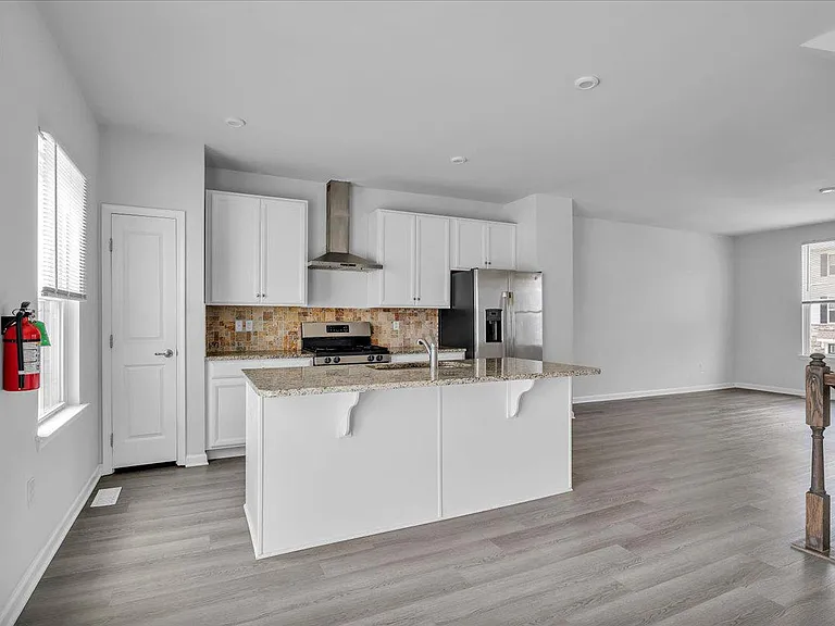 7 Hamilton Ct — Photo 3