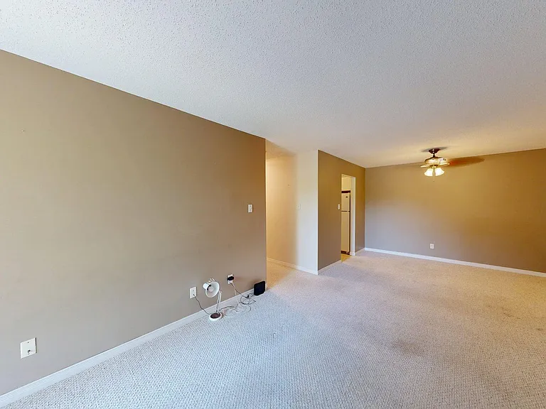 729 Deveron Cres #208 — Photo 17