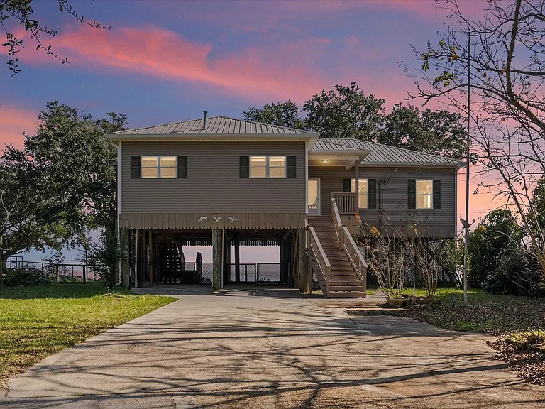 3917 Bay Front Rd — Photo 24