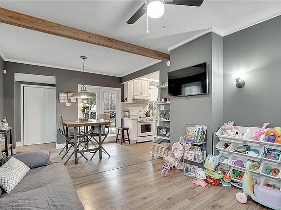 3rd image of 19 Brandeis Ave