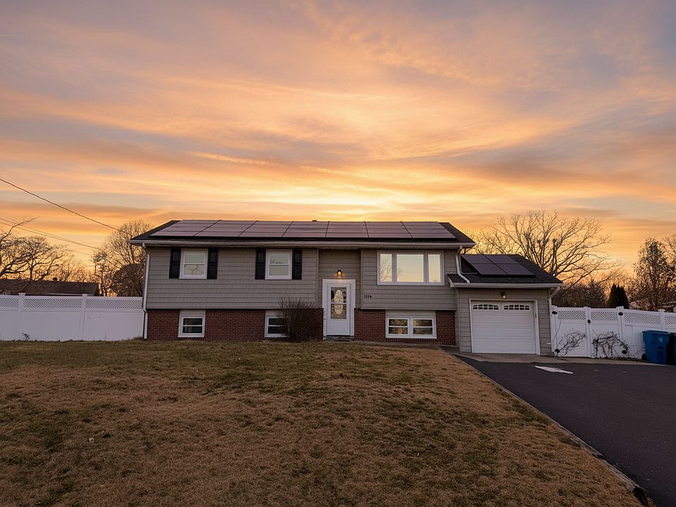 1st image of 526 Raven Ct