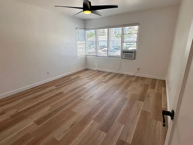 6249-6253 Mary Lane Dr — Photo 45