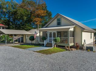 883 Squirrel Rd, Defuniak Springs, FL 32433