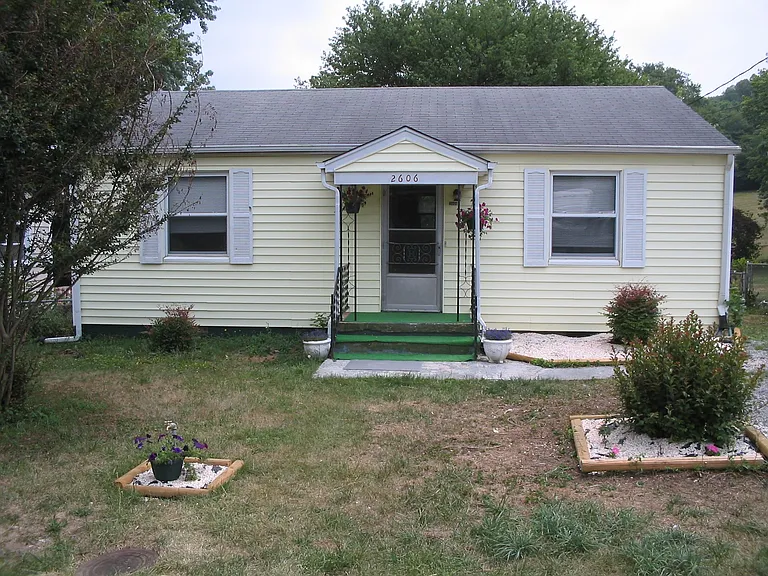 2606 Waverly St — Photo 7