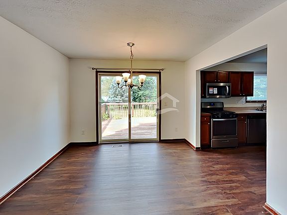5th image of 347 Belfair Dr