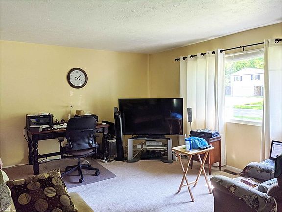 3rd image of 6751 Cypress Dr