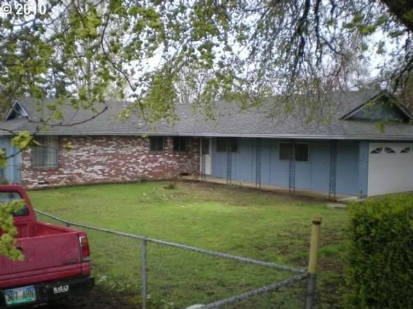 974 S End Rd, Oregon City, OR 97045