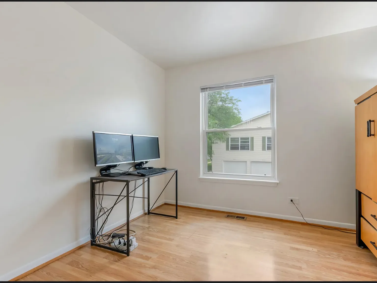 3 bed, 1.5 bath, 1300 sqft, $2,800 — Photo 4