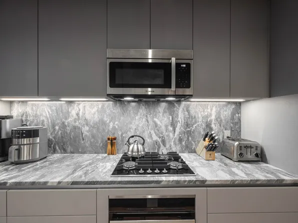 547 West 47th Street image 8 of 29