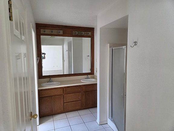 5th image of 2605 Idlewilde Dr