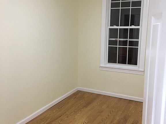 2nd image of 2530 46th St #2