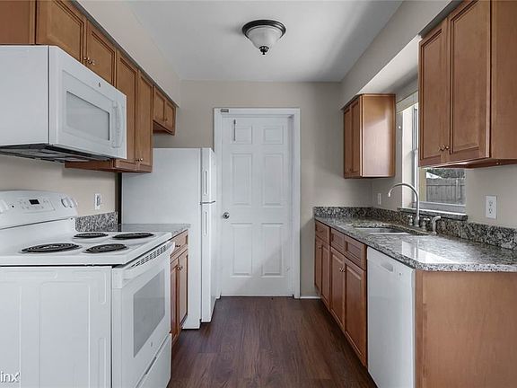 4th image of 612 Trailwood Dr