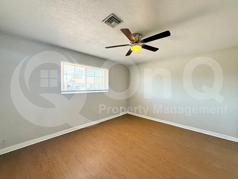 4009 N 48th Ave — Photo 14