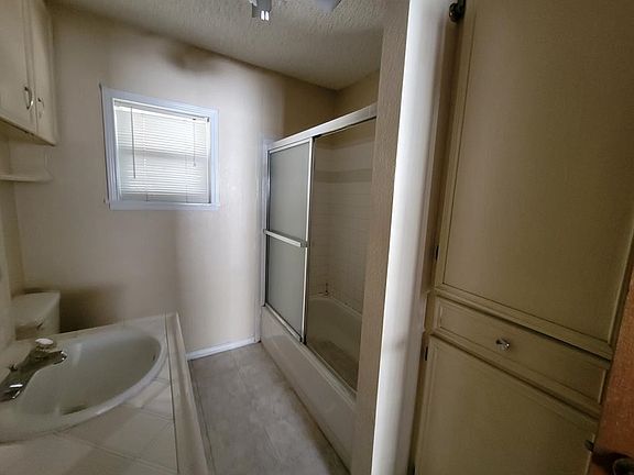 4th image of 203 N Adams St