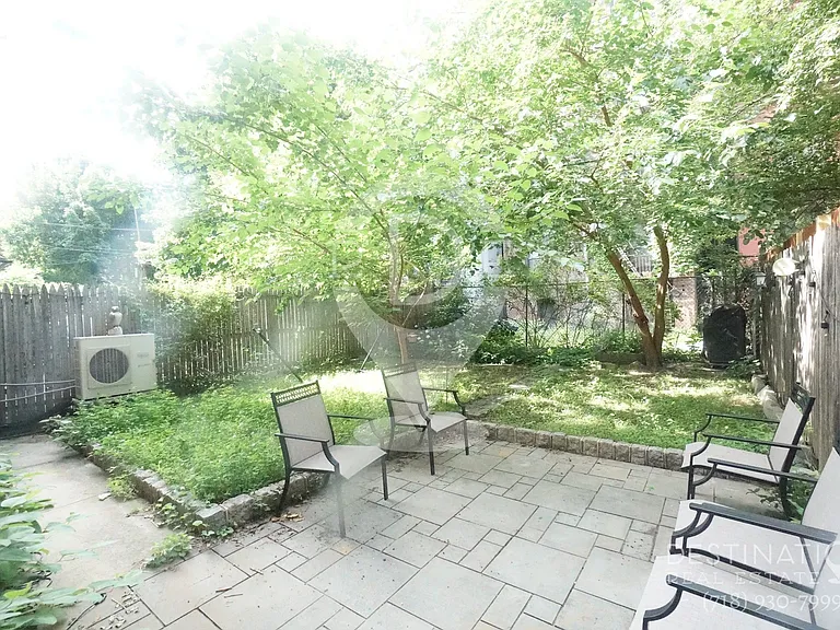 446 Bergen St #1L — Photo 17