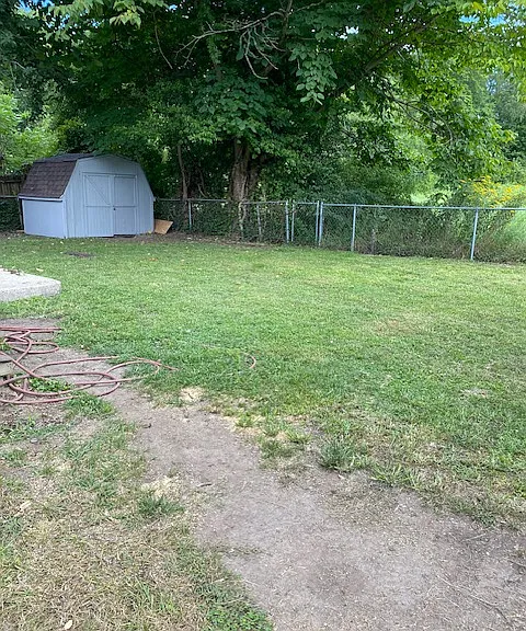 122 Phillips St — Photo 13