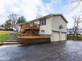 1810 Louise St, Crystal Lake, IL 60014