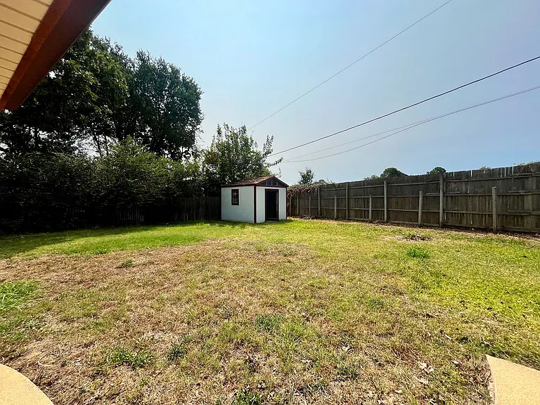 3904 Woodbury Ct — Photo 32