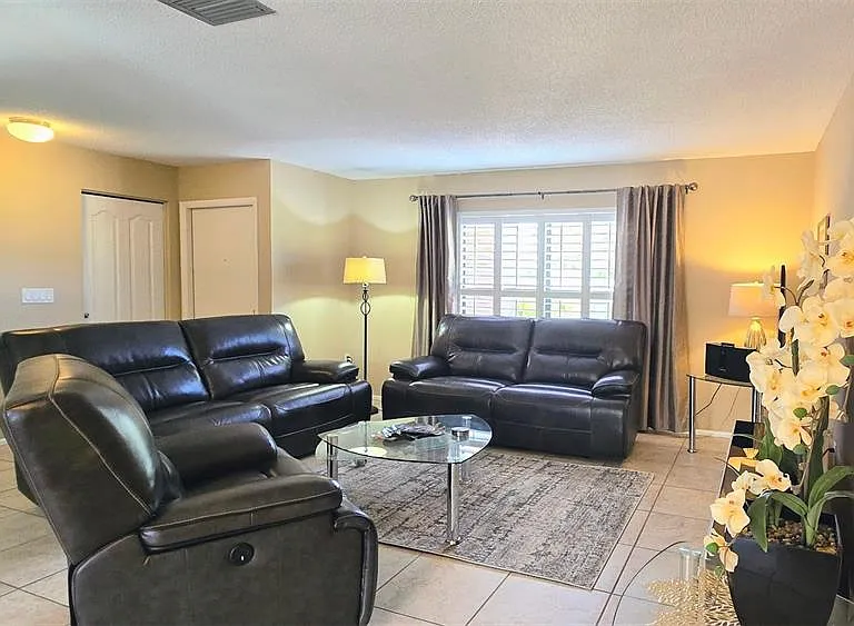 3803 Easton St — Photo 6