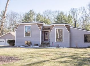35 Ledgewood Cir, Belchertown, MA 01007