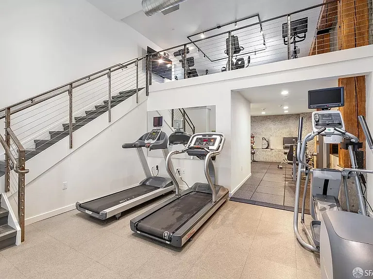Community gym - same floor, 90 feet away!