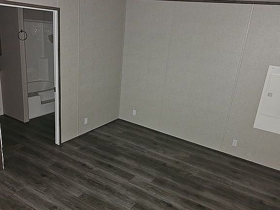 3rd image of 309 Esplanade St