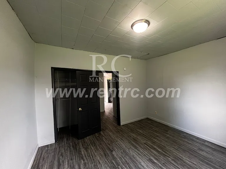 410 W 10th St #W — Photo 8