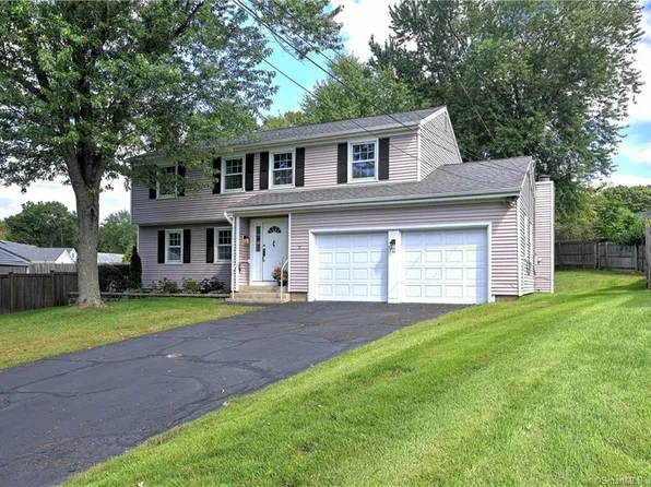 17 Adams Road, Fairfield, CT 06824