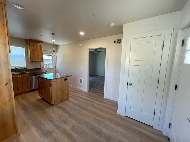 164 N Laurel St #2 — Photo 5
